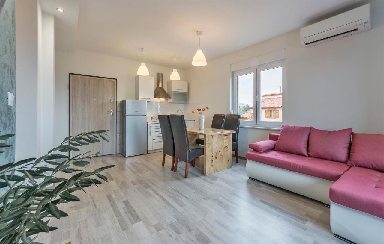 2 Bedroom Apartment Peroj Fažana エクステリア 写真