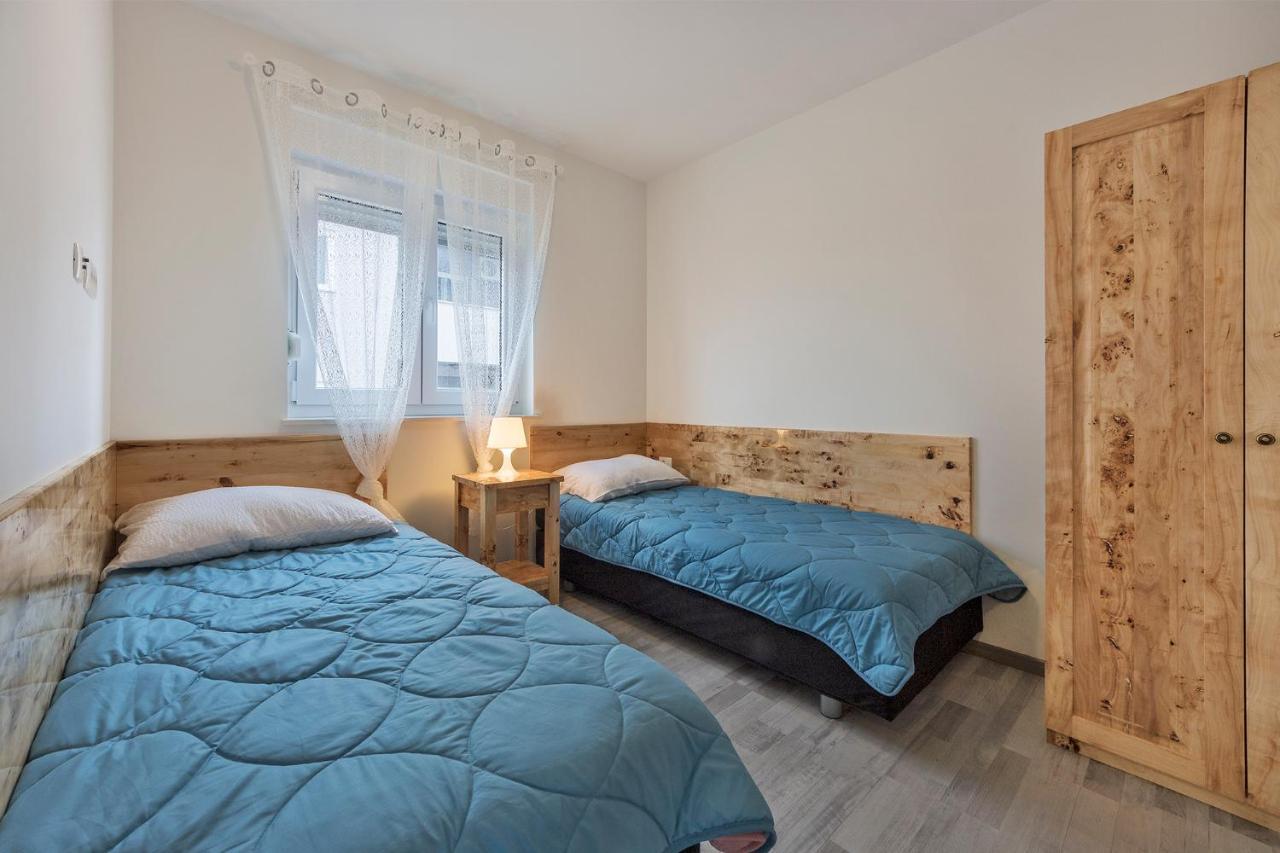 2 Bedroom Apartment Peroj Fažana エクステリア 写真